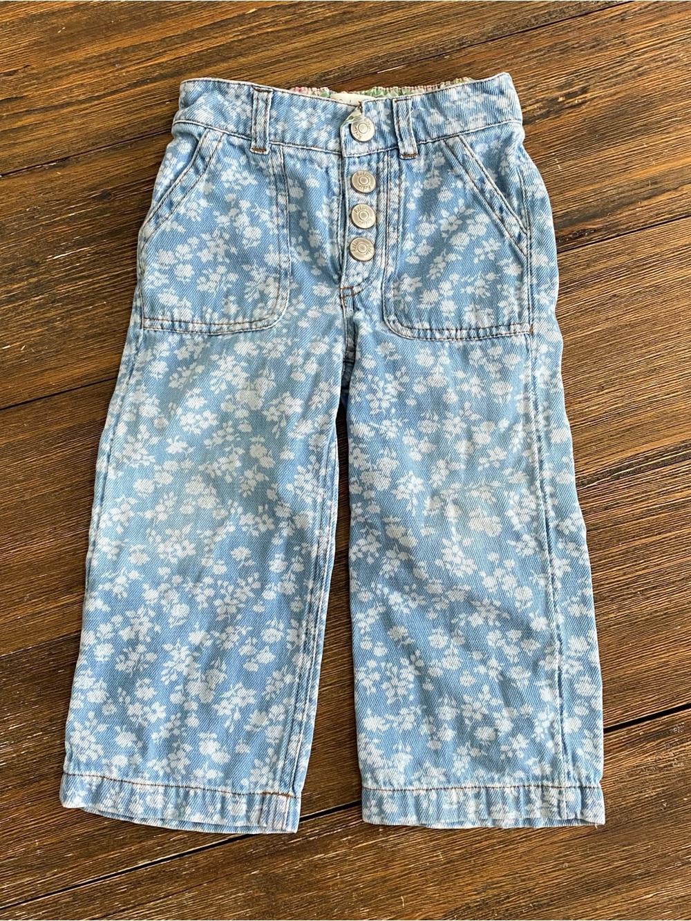 Mini Boden floral print light wash wide leg jeans